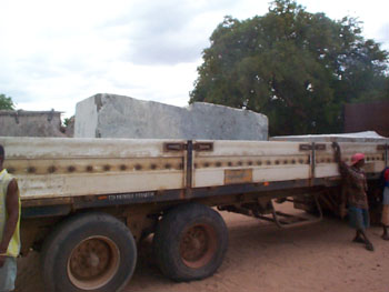 Peacock Blue Labradorite blocks for granite industry