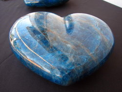 Apatite Large Hearts 7-8inch 10pcs