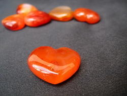 Carnelian Small Jewellery Heart - 4 Bags (100pcs)