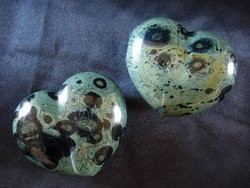 Crocodile Jasper Heart 200g 2 flats (approx 24pcs)