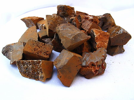 Hematite Decor Rough (15-30g) 25Kg (55LB)