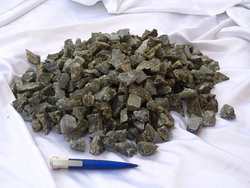 Labradorite Decor Rough (5-15g) 25Kg