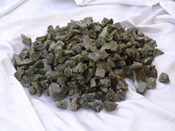 Labradorite Decor Rough (5-15g) 25Kg