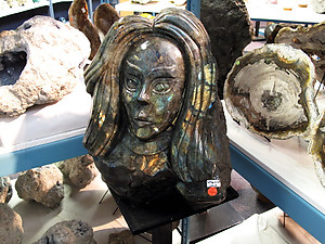 Labradorite Woman Face 61Kg