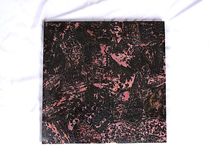 Rhodonite Tile 40x40cm