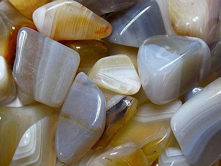 18-30 mm Banded Agate Tumbled Stones