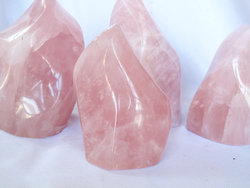 ROSE QUARTZ FLAMES 1-2 kg